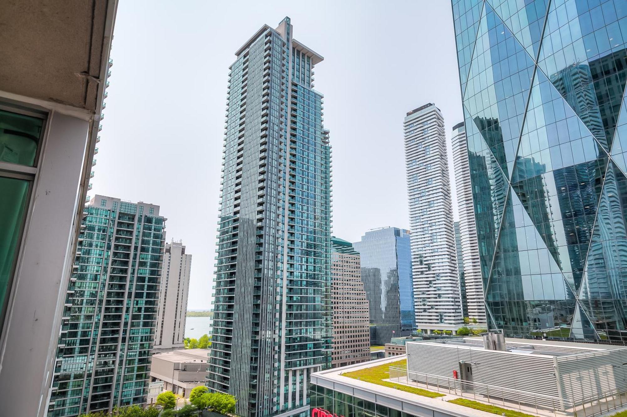 Rivetstays - The Yonge Toronto Exterior photo